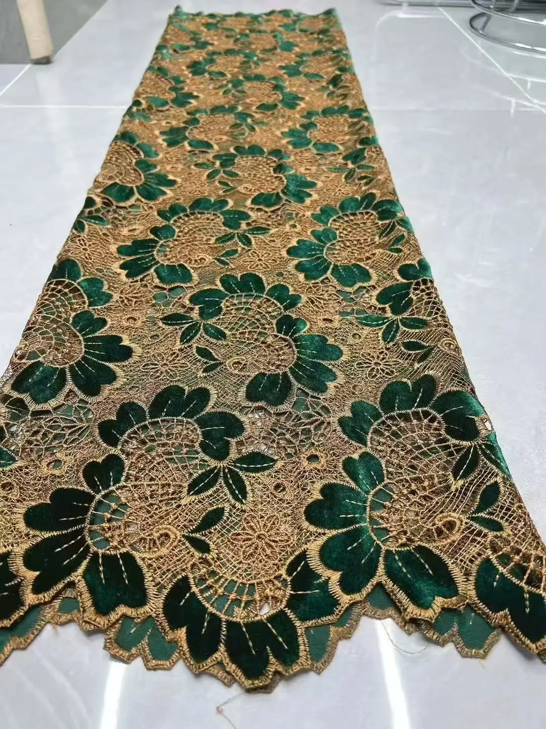 

African Velvet Sequined Lace Fabric 2025 High Quality Embroidery Nigerian French Lace Fabric For Sew Party Dresses