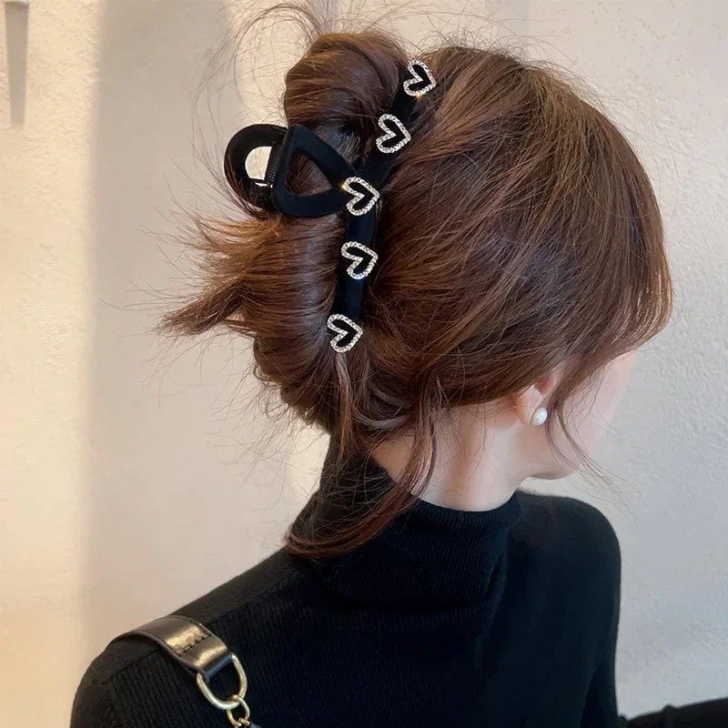 Velvet Rhinestone Heart Black Hair Claw High Ponytail Large Hair Clip Korean Simple Clamping Clip Women Elegant Headwear Jewelry