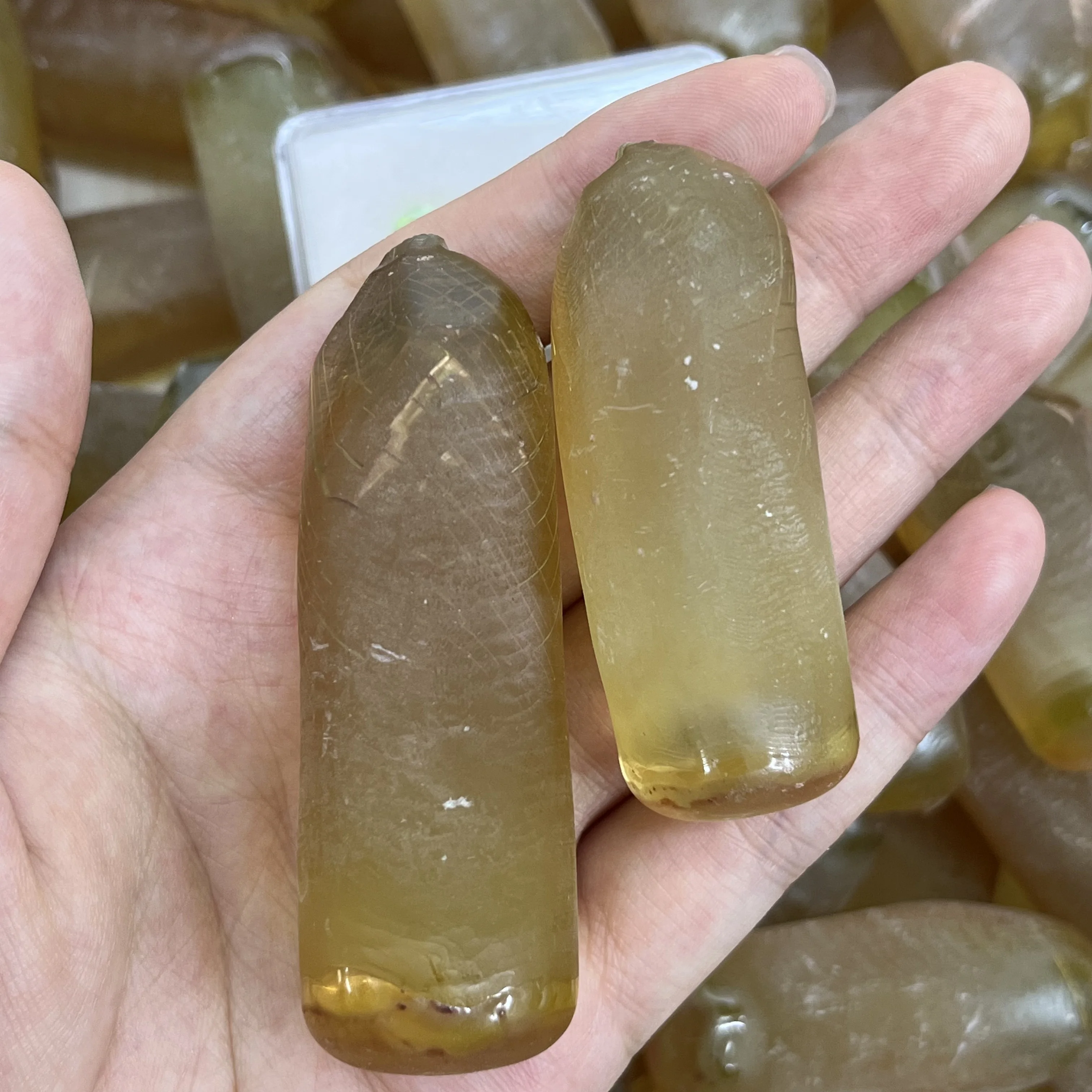 

45 г/лот зеленовато-желтый # 130 синтетических шпинелей грубой для драгоценных камней своими руками