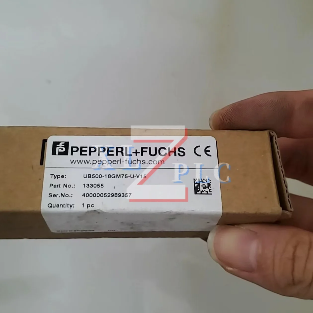 مستشعر بالموجات فوق الصوتية جديد الأصلي UB500-18GM75-I-V15 UB500-18GM75-U-V15 UB500-30GM-E5-V15