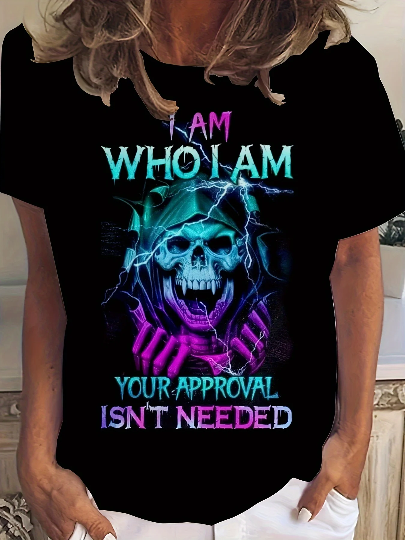 

Женская футболка с принтом «Я такой, какой я есть» и изображением черепа, дерзкий неоновый дизайн с надписью для повседневной носки.