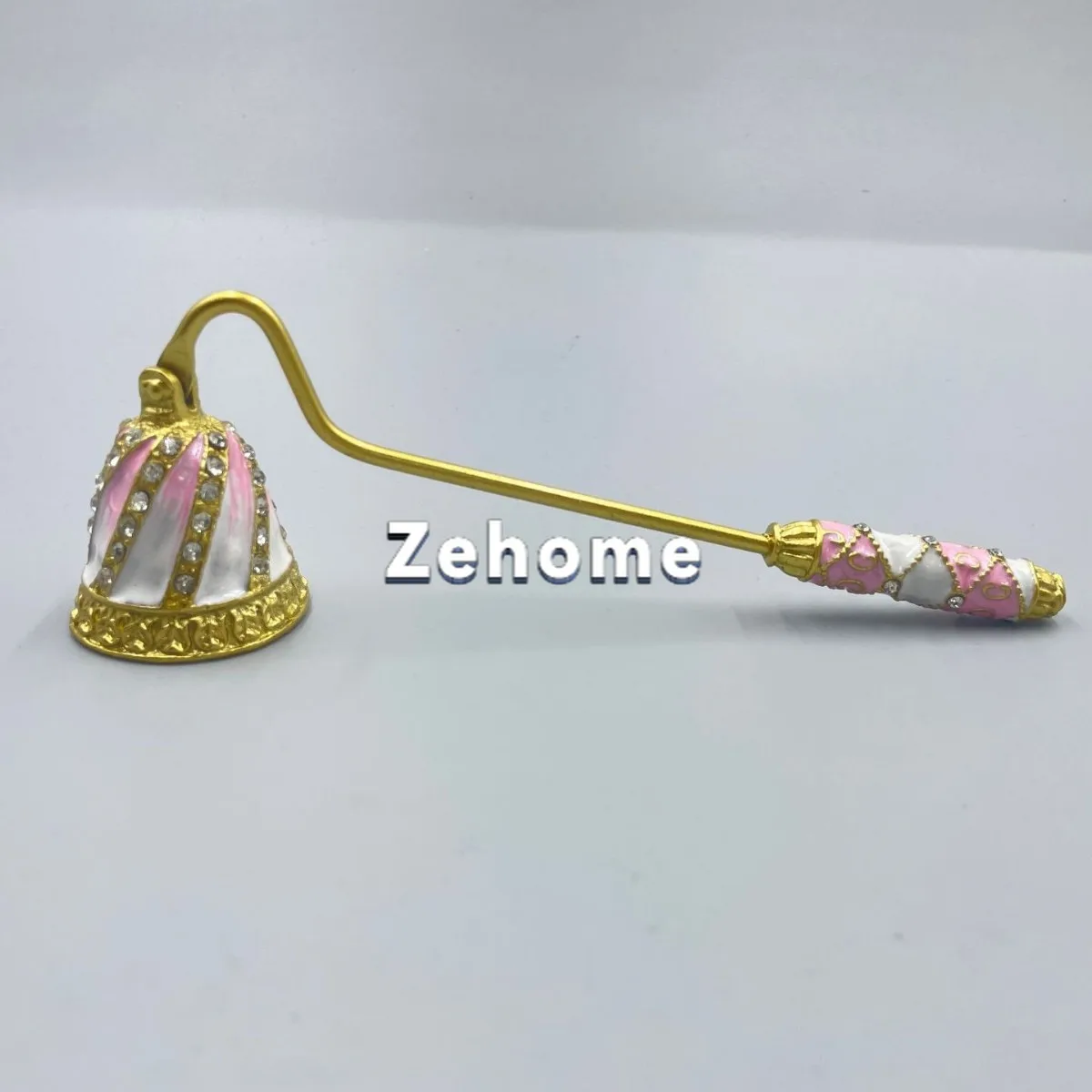 Classical retro enamel scented candle cover with diamonds, metal handicrafts, handheld candle extinguisher foreign trade