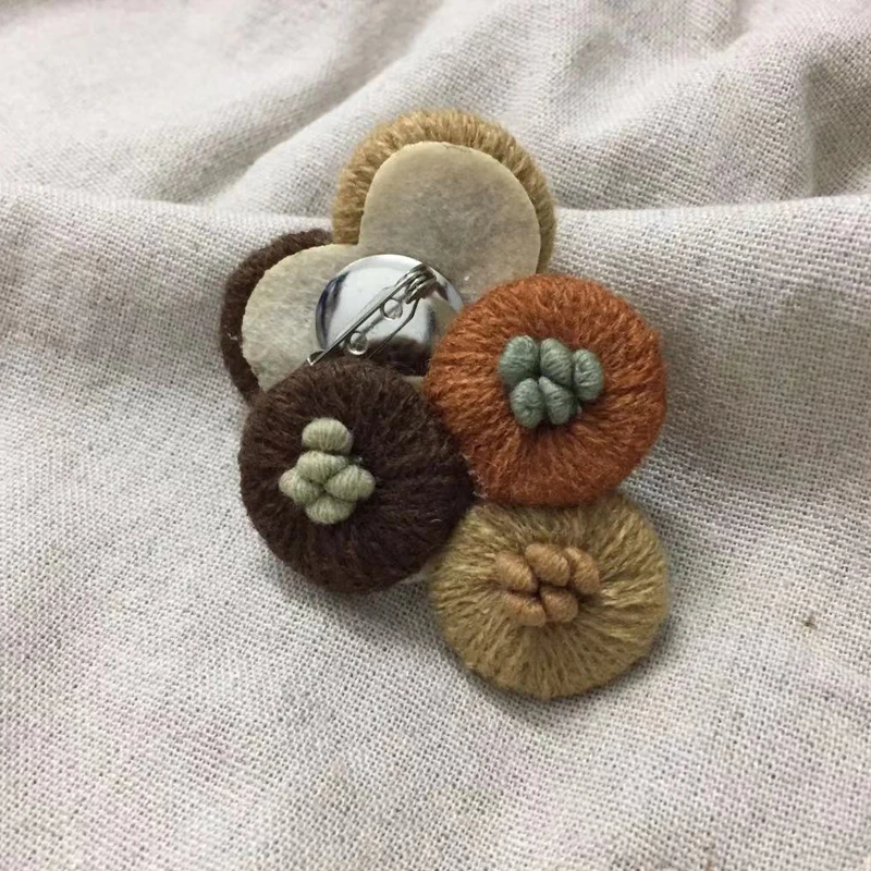 Johnature 2024 New Mori Brooch Accessory All Match Vintage Handmade Crochet Simple Women Clothing Brooch