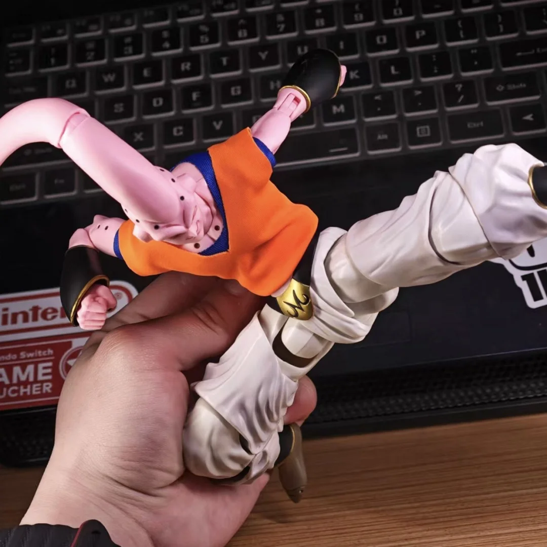 Dragon Ball Shf Anime fatto a mano Majin Buu Son Gohan Uniforme da combattimento Blu Giallo Gilet Costruito in filo di ferro è adatto per i giocattoli 1/12