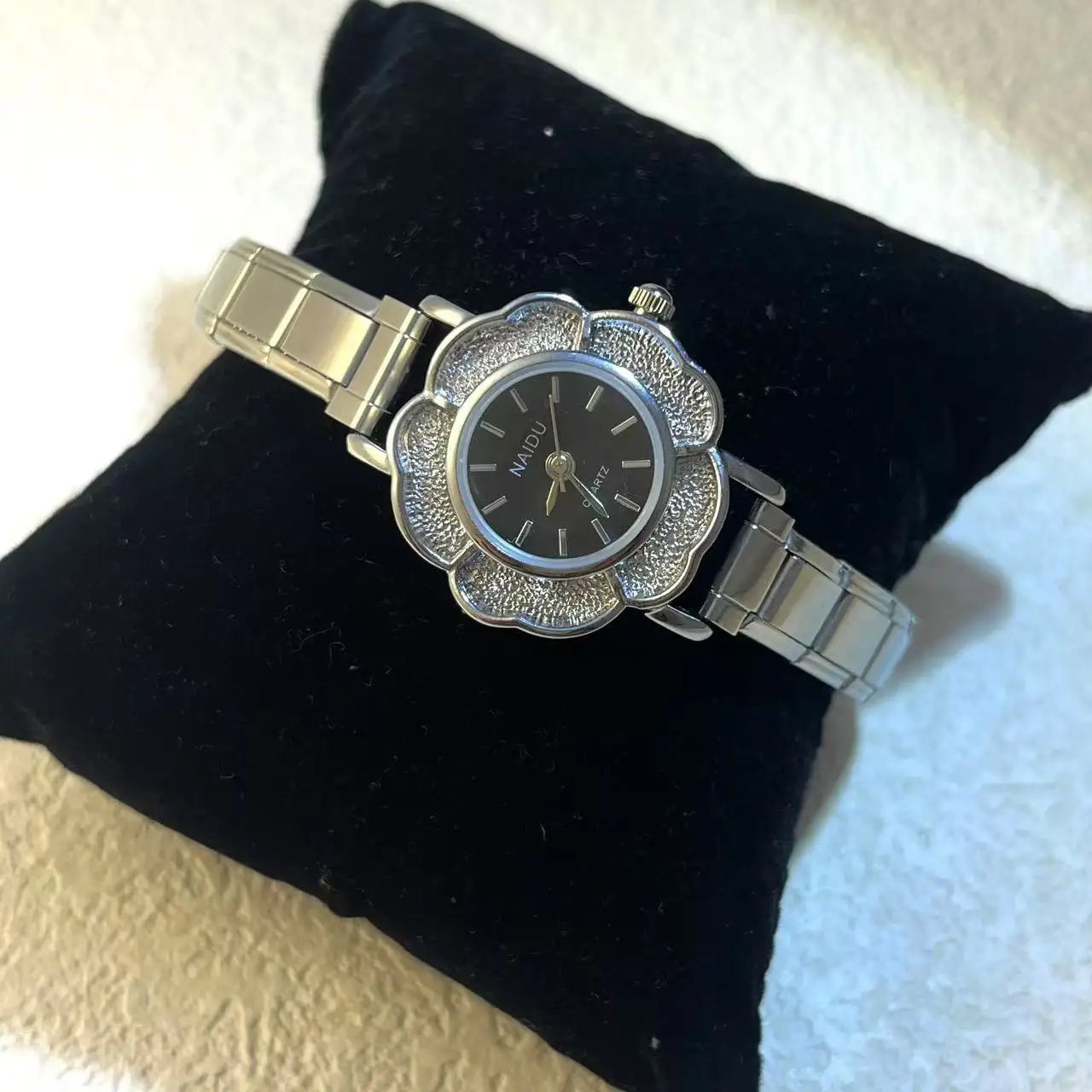 Women's Quartz Watches with Zirconia Flower Inlay Luxury Chic Design Stainless Steel Strap  Party Birthday Gift for Her​