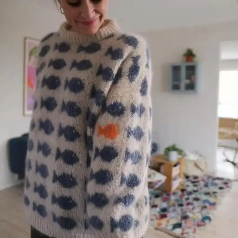 Long sleeved round neck animal pullover sweater hand woven loose comfortable mohair wool sweater women's spring autumn