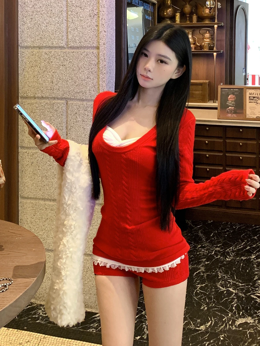 Sexy Knitted Long Sleeve Vest Top with Bow Tie Inner Wear Red And Woolen Scarf Short Pants Set Women's Fashion Ensemble