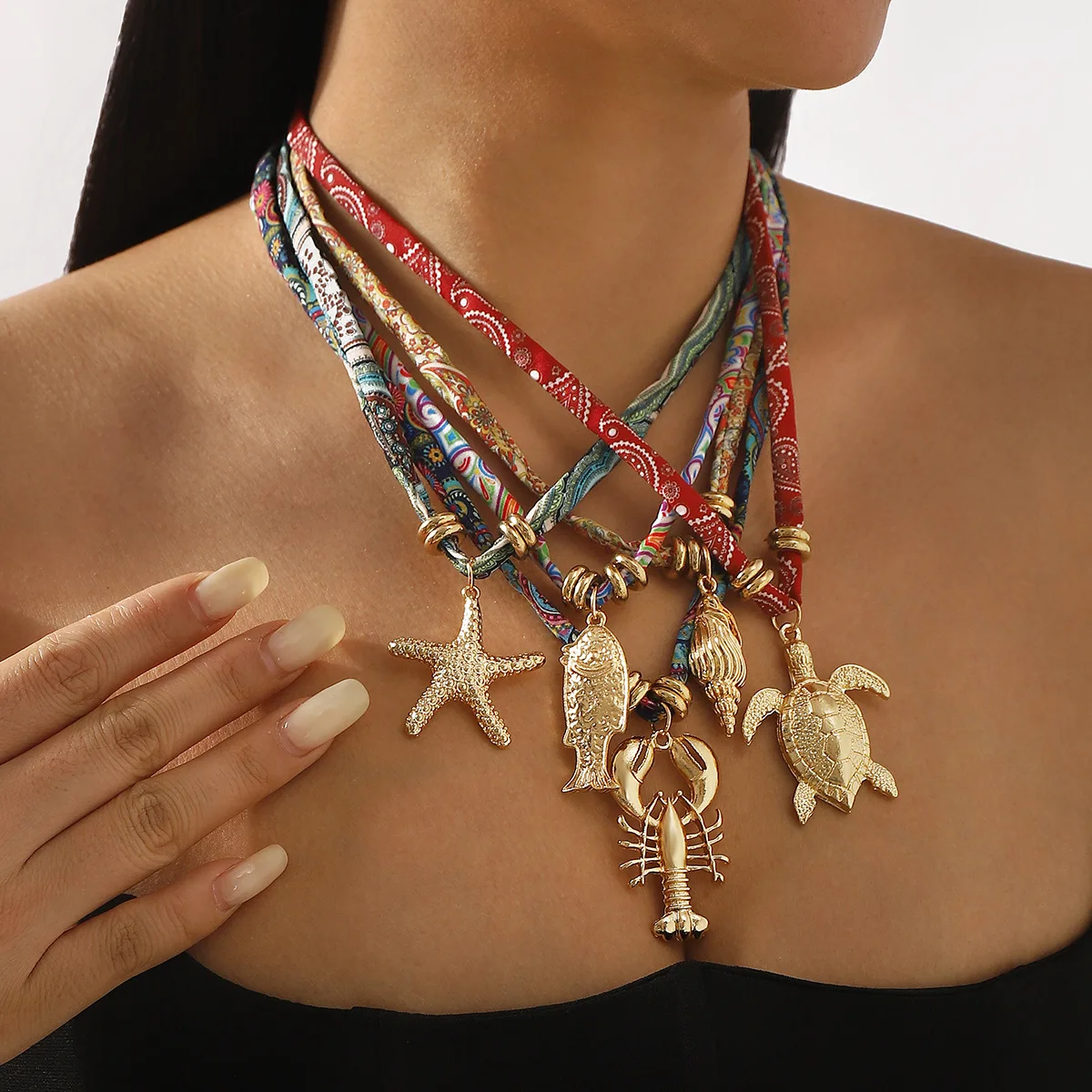 Collar Choker Boho Multicapa con Estampado de Tela, Dijes de Animales Marinos Dorados, Estrella de Mar y Tortuga, Joyería de Playa para Vacaciones para Mujer