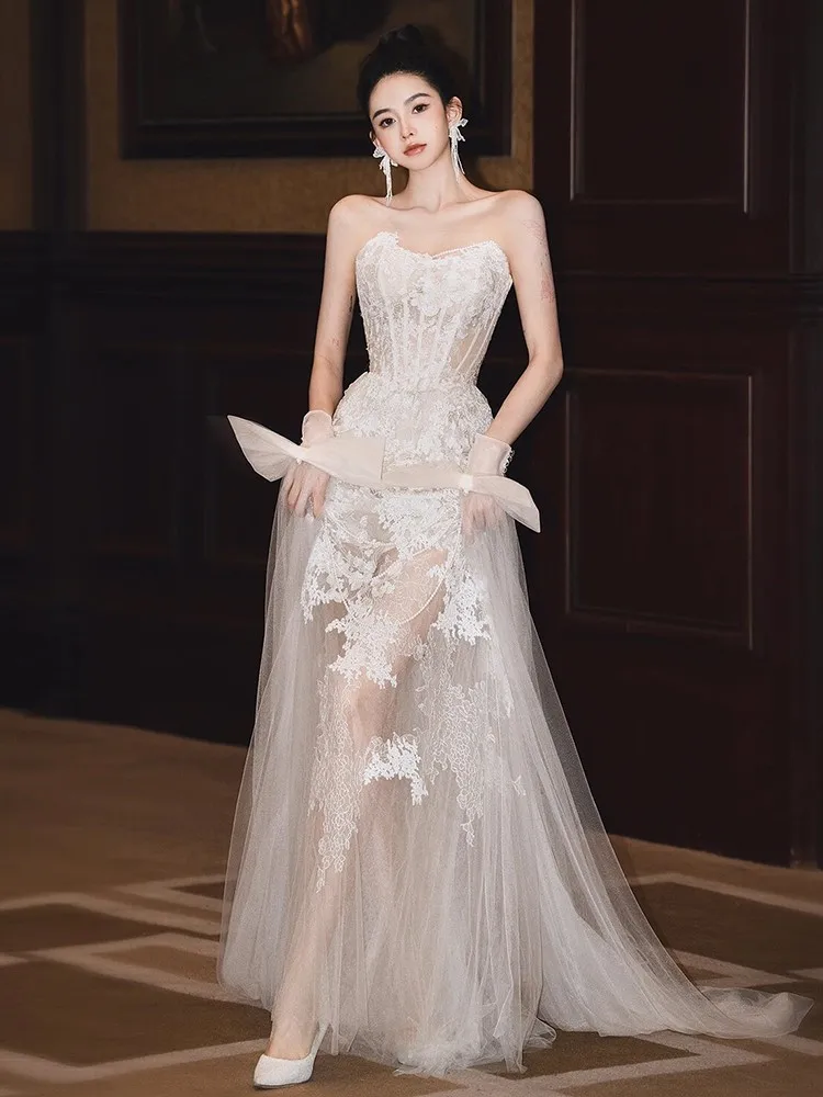 

Strapless light lace fishtail style travel photo welcome and exit gauze dress