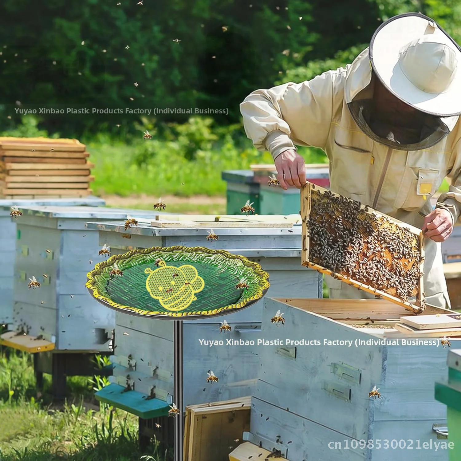

Printed Floating Bee Island Water Feeder for Bees And Birds Automatic Feeding System Plastic Yellow Blue Bee & Butterfly Styles