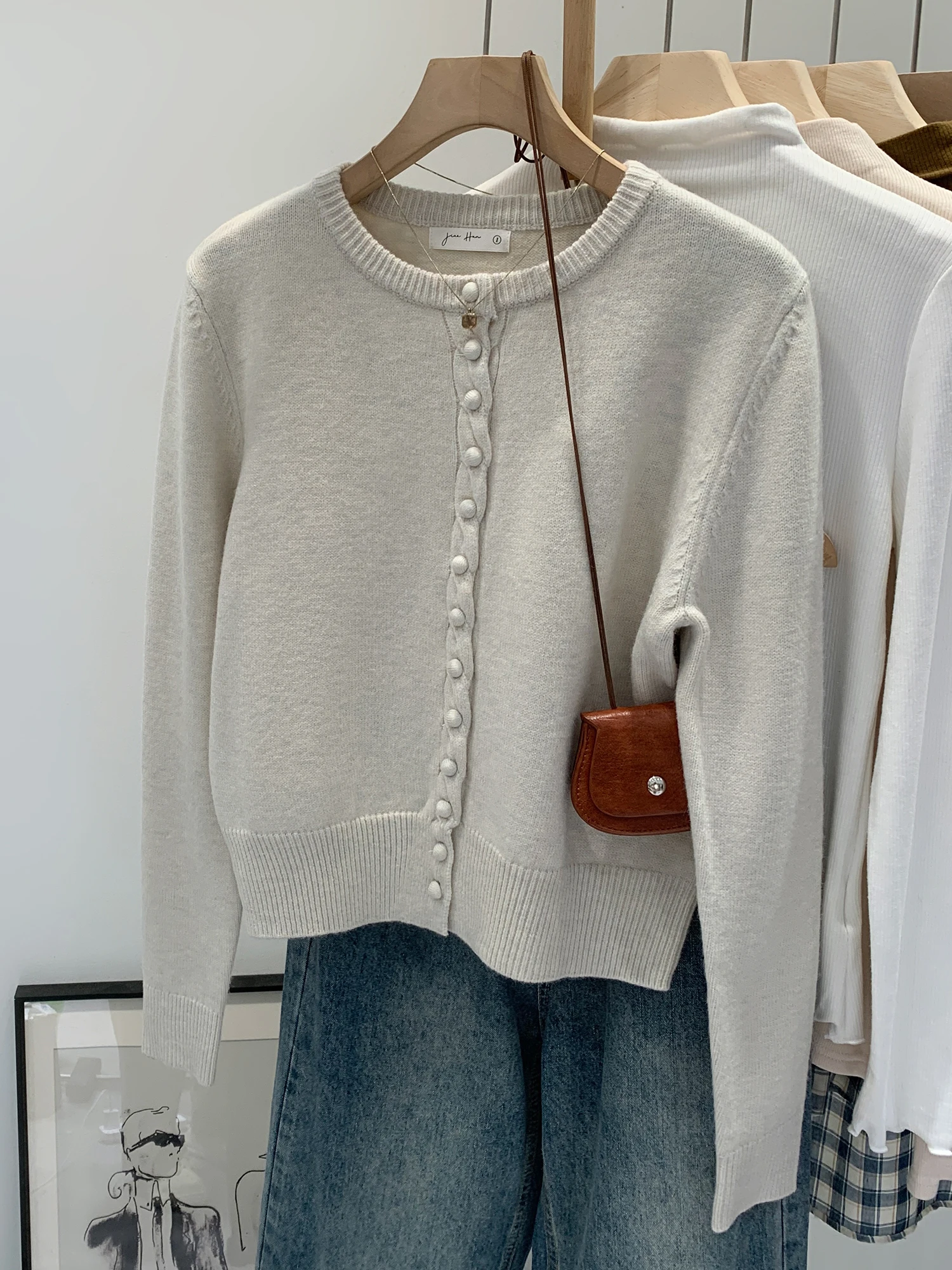 Unique Knitted Cardigan Sweater Women's Style Early Autumn Fashion Soft Polyester Fiber Long Sleeve Button round Neck Short Top