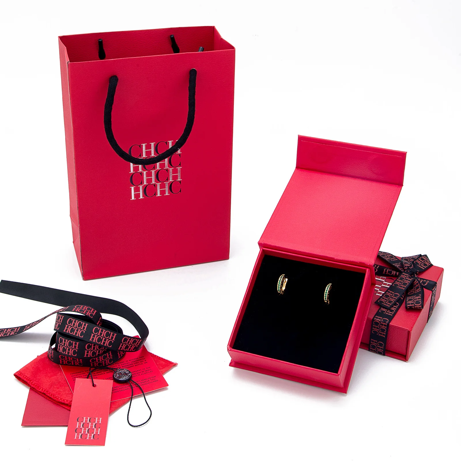 

Elegant CHHC Circle Earrings, 2026 New Minimalist Zirconia Hoop, Hypoallergenic Women's Jewelry, Unique Daily Luxury