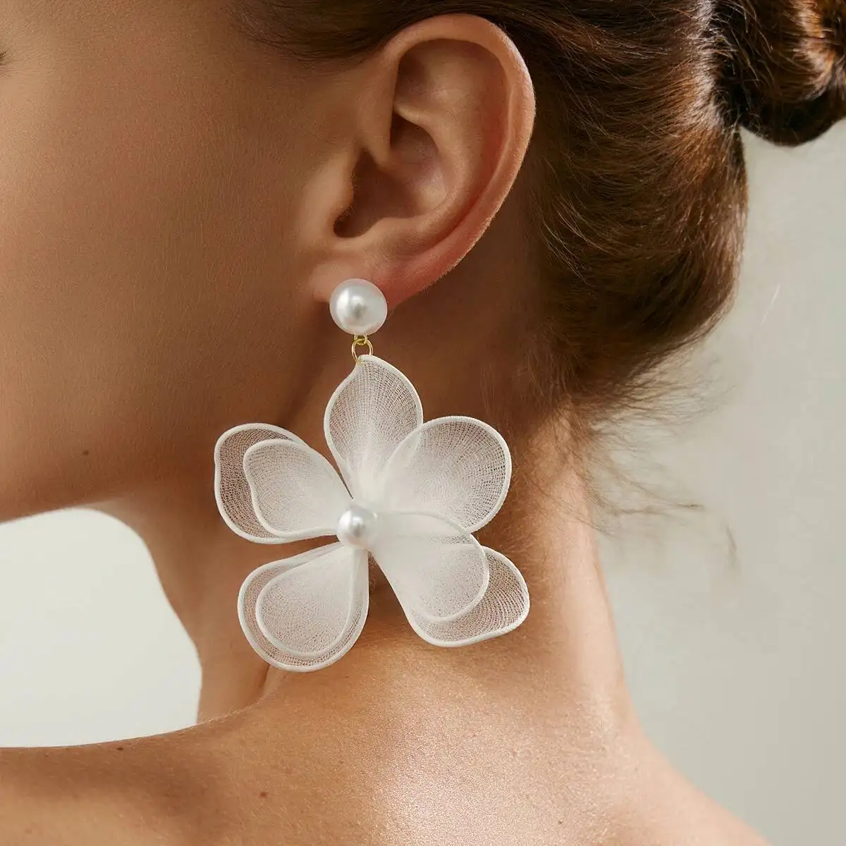 SHIXIN Romantic Yarn Fabric Pure White Flower Drop Earrings Women Elegant Imitation Pearl Pendant Earring Bridal Wedding Jewelry