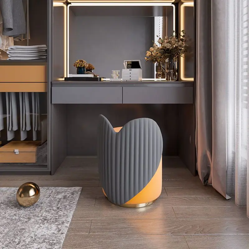

Red Ins Designer Toilet Stool Bedroom Girls Lovely Chair Senior Sofa Stool Light Luxury Makeup Stool Nordic Network
