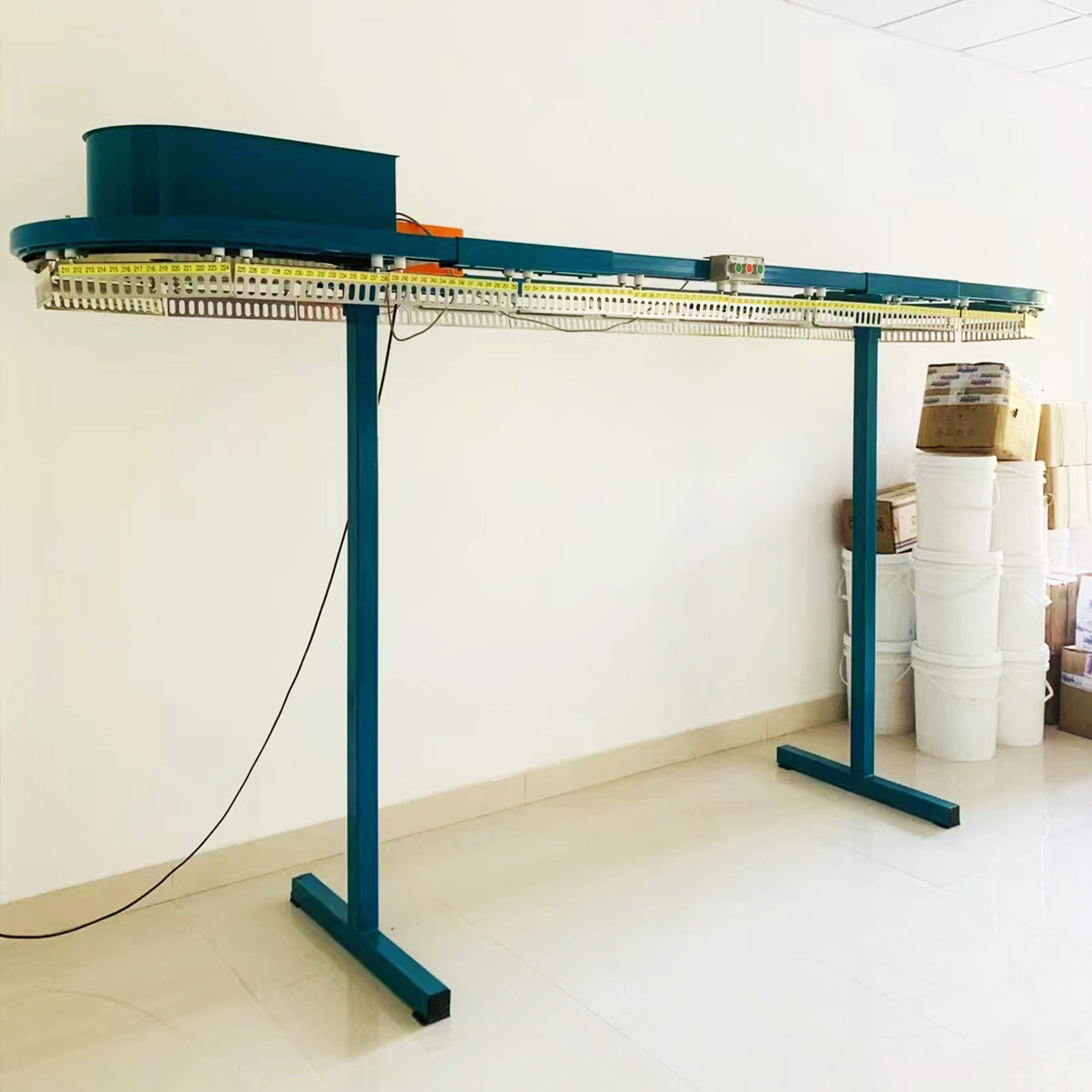 

Fully Automatic Commercial Laundry Clothes Conveyor Industrial Laundry Clothes Conveying Machine