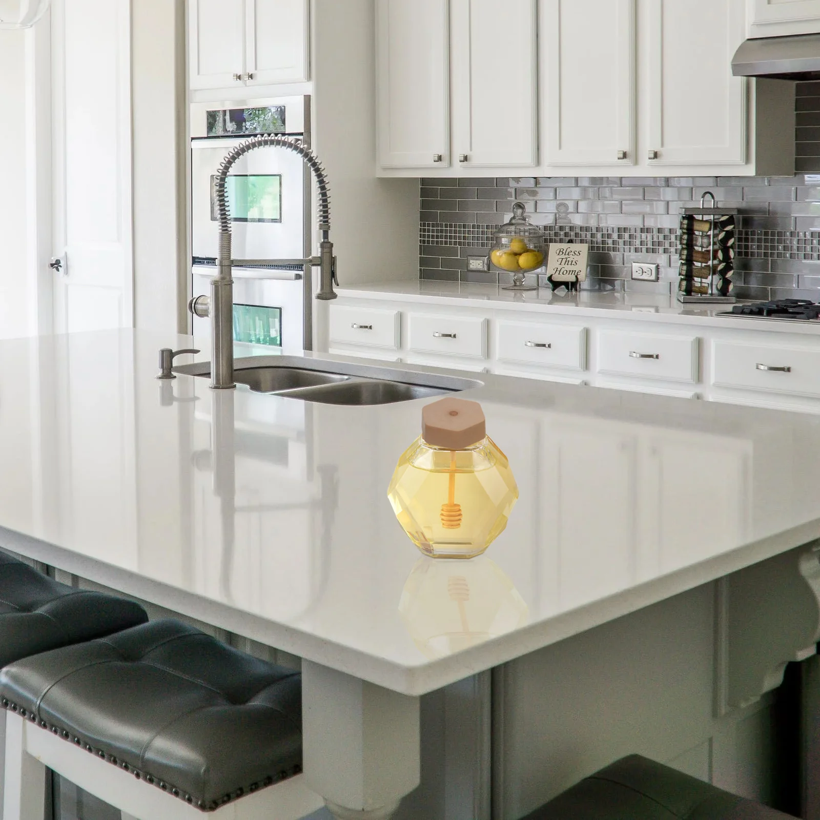 

2Pcs Clear Honey Jars Transparent Glass Bee Bottle Hexagonal Shape Sealing Easy to See Left Honey Clear Jars