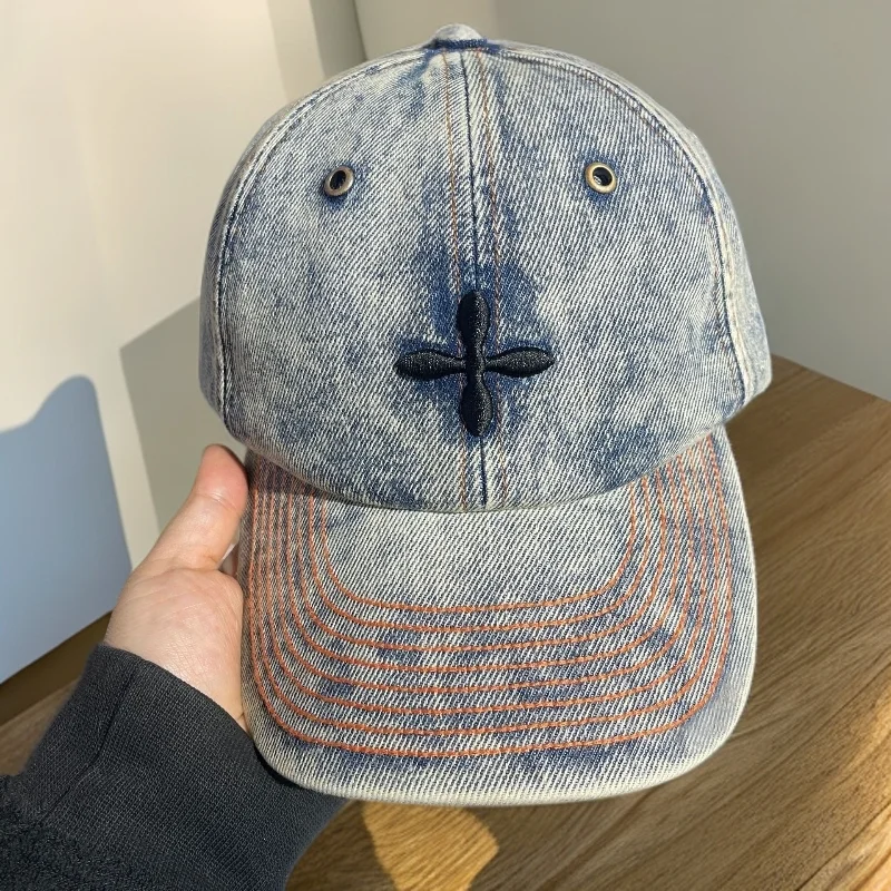 Berretto da baseball in denim incrociato versatile alla moda Ricamo vecchio cappello casual Nuovo vecchio berretto da baseball per le donne Tendenza Cappellini di alto valore 2
