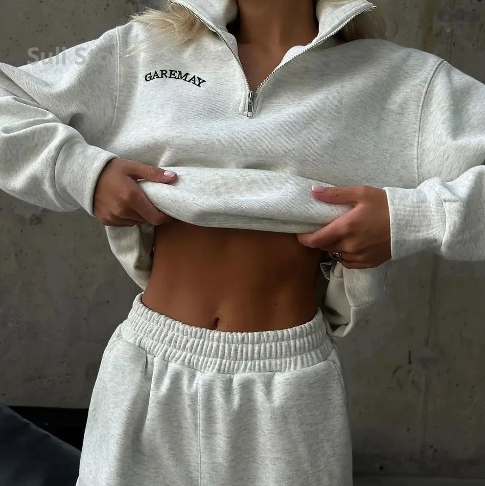 طقم مكون من قطعتين على الطراز الأوروبي والأمريكي 2025 جديد، سويت شيرت سميك وسراويل طويلة، ملابس صالة غير رسمية متعددة الاستخدامات للنساء