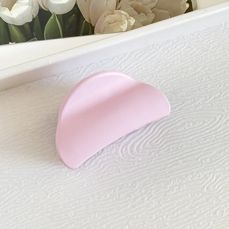 Pastel Semi-circular Hair Clip for Women Korean Style Summer Mini Claw Clip for Fragments Fashionable and Simple Hair Accessory