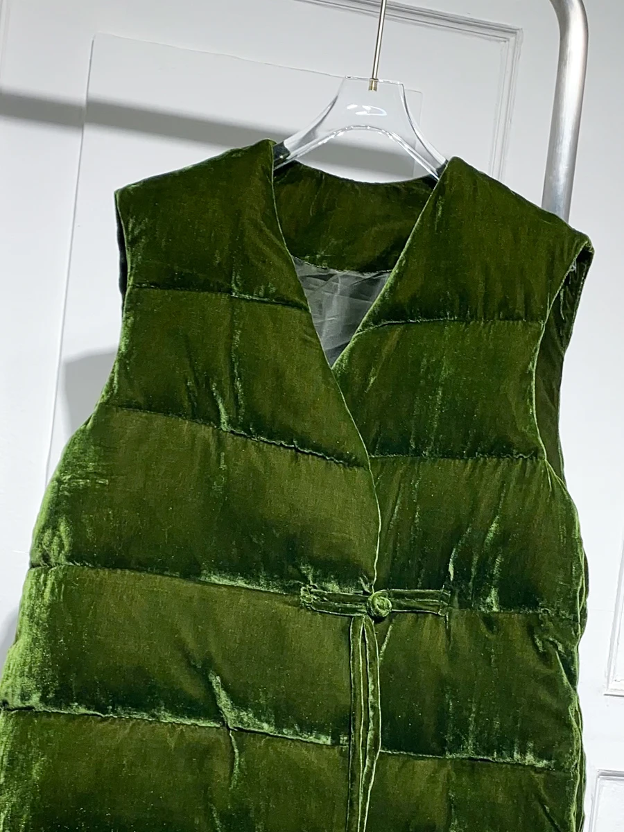 

Vintage Loose V-Neck Velvet Padded Vest for Women Winter Solid Color Light Luxury Versatile Loose Stylish Sleeveless Warm Jacket