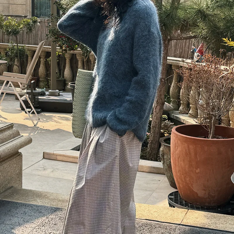 เสื้อไหมพรมถักลำลองสำหรับผู้หญิง คอลเลคชั่นฤดูใบไม้ผลิ/ฤดูร้อน ปี 2025 ดีไซน์เรียบง่าย ผลิตจากเส้นด้ายอัลปาก้าเนื้อหนา สวมใส่สบาย สไตล์สตรีทแวร์