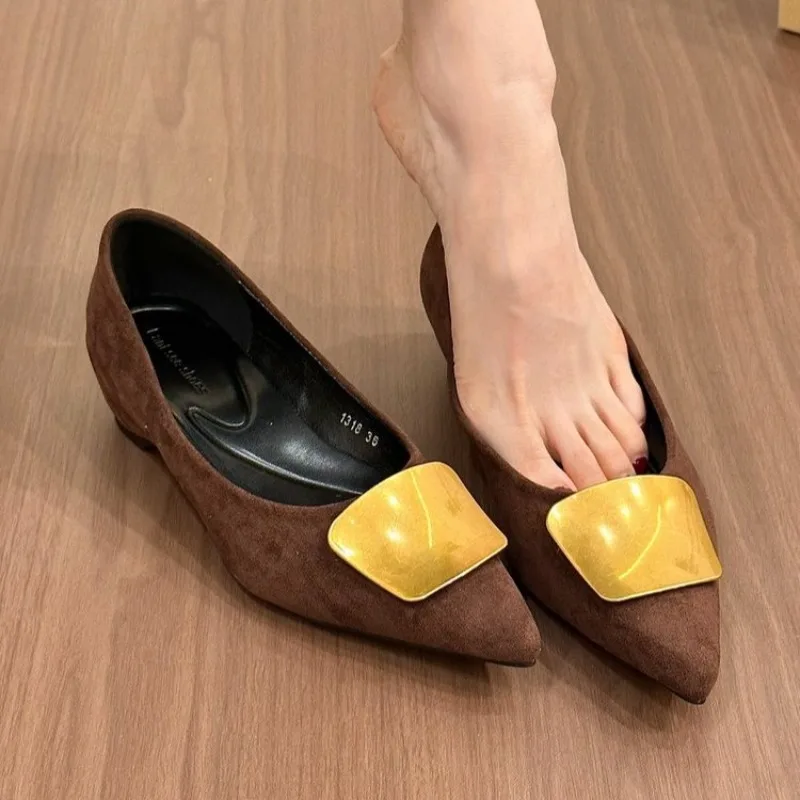 مشبك معدني كعب حذا فردي للسيدات موضة ريترو أشار تو الضحلة الجلد المدبوغ الانزلاق على لينة زلة أحذية نسائية