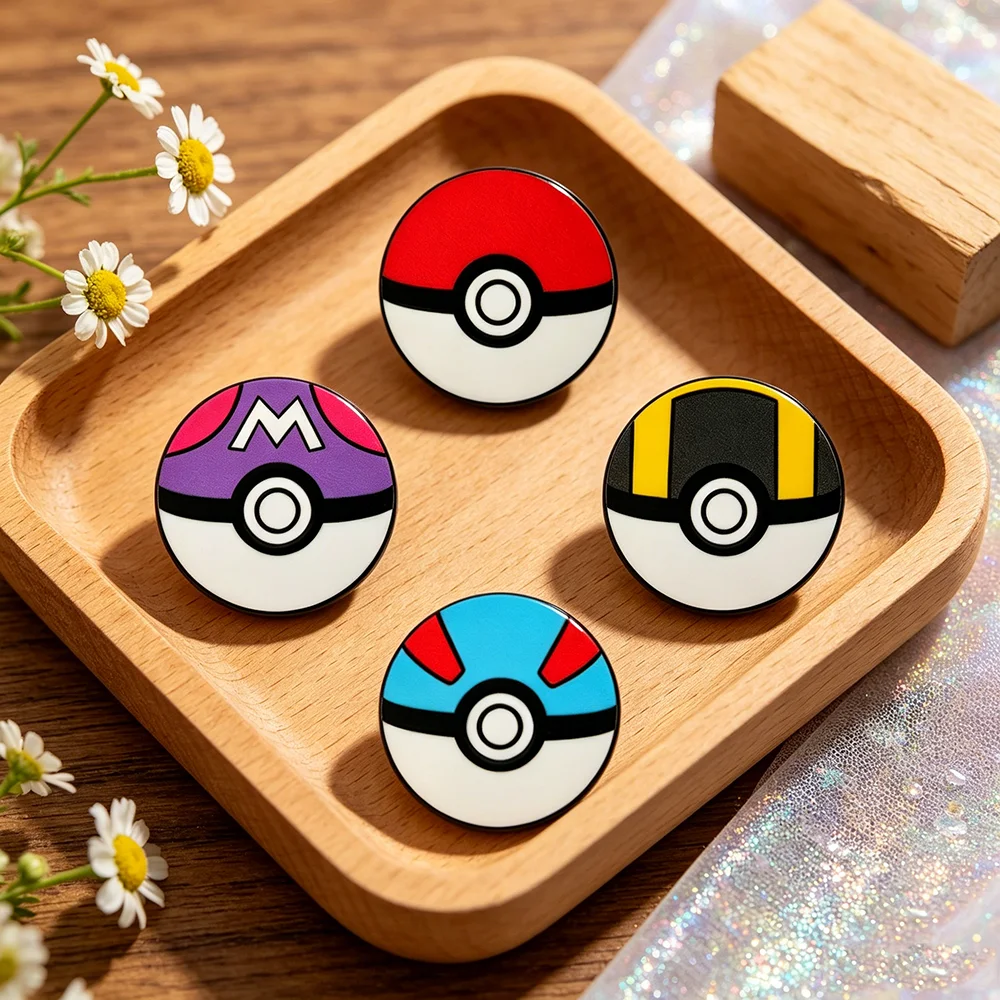 Set de 4 Broches Esmaltados de Poké Ball: Clásico, Master, Ultra y Great Ball para Fans, Cosplay y Decoración Diaria