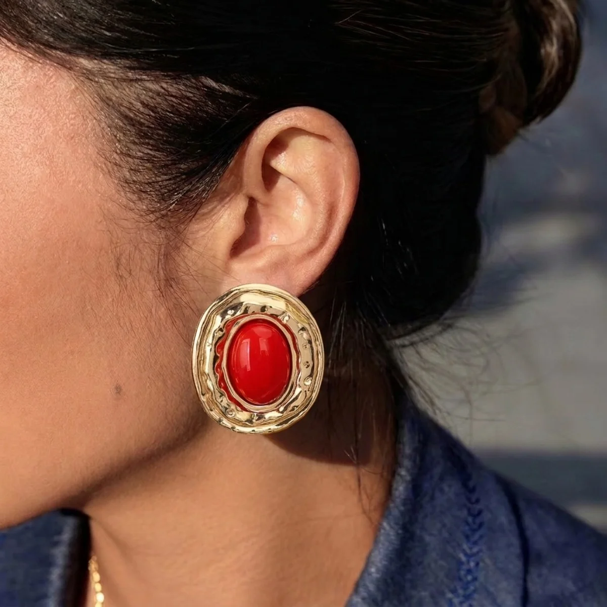 Vintage Rote Emaillierte Gehämmerte Große Ovale Ohrstecker für Damen, Antiker Stil, Kräftiger Welliger Metallrahmen, Königliches Design, Schmuck – Detail 5