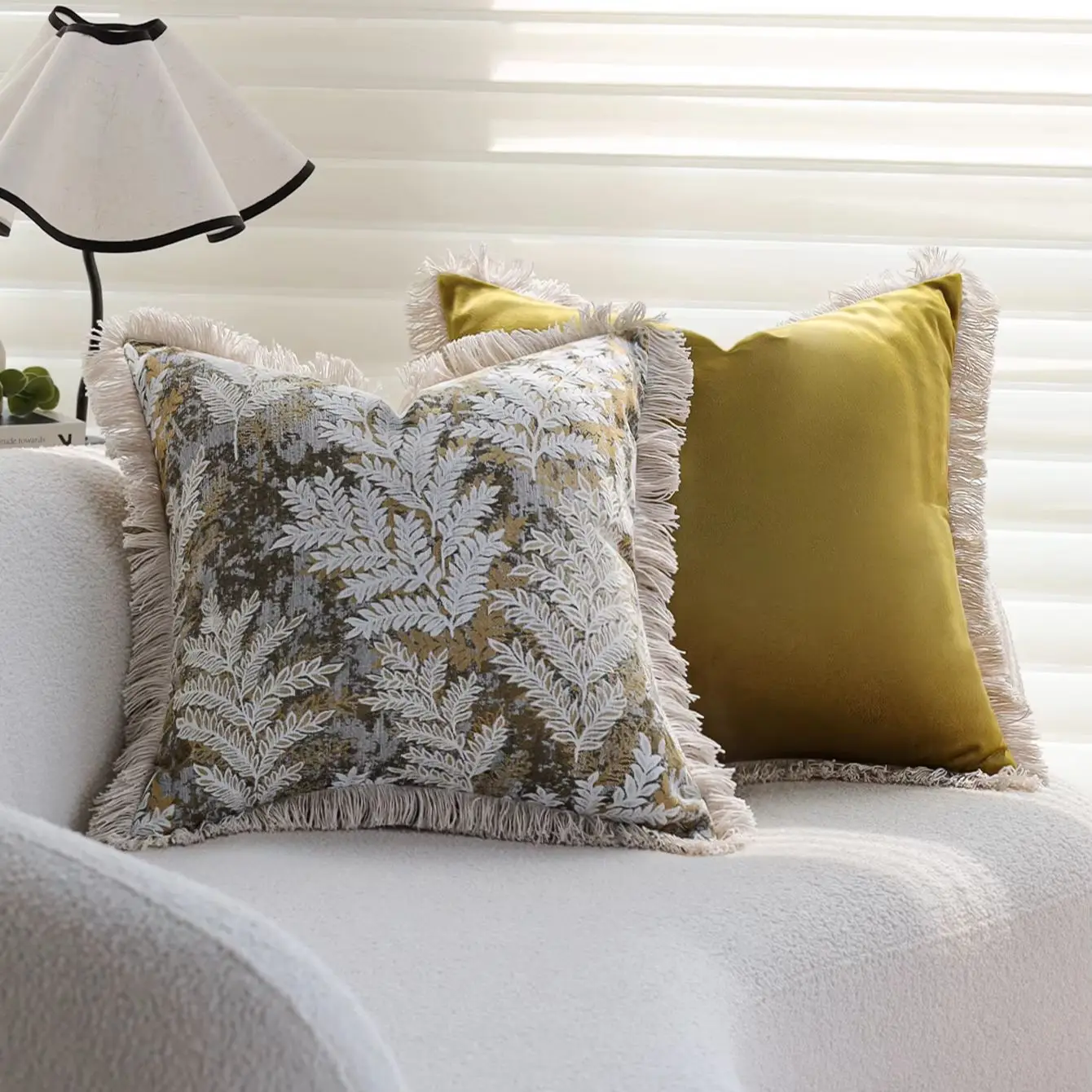 1pc Jacquard Chenille Pillow Cover 18x18/12x20 Inch, Vintage Soft Botanical Cushion Cover With Tassels For Sofa Home Decor