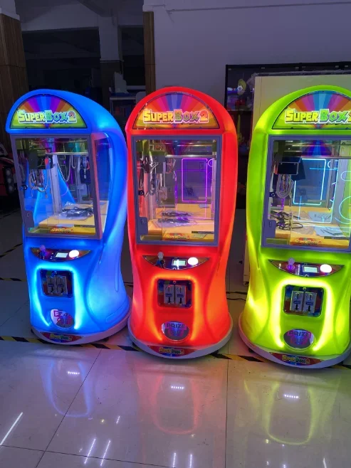 Coin-Operated Super Box Mini Stuffed Toy Doll Vending Machine