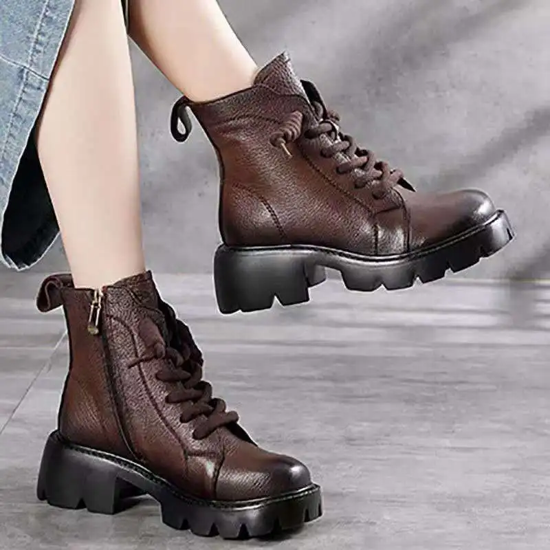 

2026 Fall/Winter Soft Leather Thick Heel Waterproof and Slip-resistant Women's Fashion Retro Simple Lace-up Casual Boots
