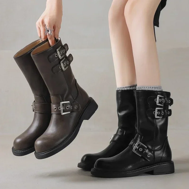 Casual round toe women's boots, monochrome cropped heel boots, stylish, on sale, Spring and Autumn 2024