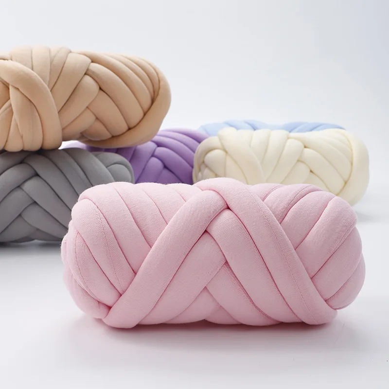 

Thick Chunky Yarn for Arm Knitting, Jumbo Tube Knit Blanket Soft Velvet Yarn for Crocheting Handbags, Hand Knitting,Pet Bed,Rugs