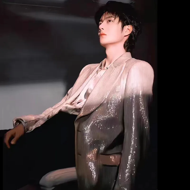 

Men's Gold Sequined Suit Jacket Nightclub Stage Shiny Tuxedo Male Singer Tour Concert Sequins Blazer Performance Costume