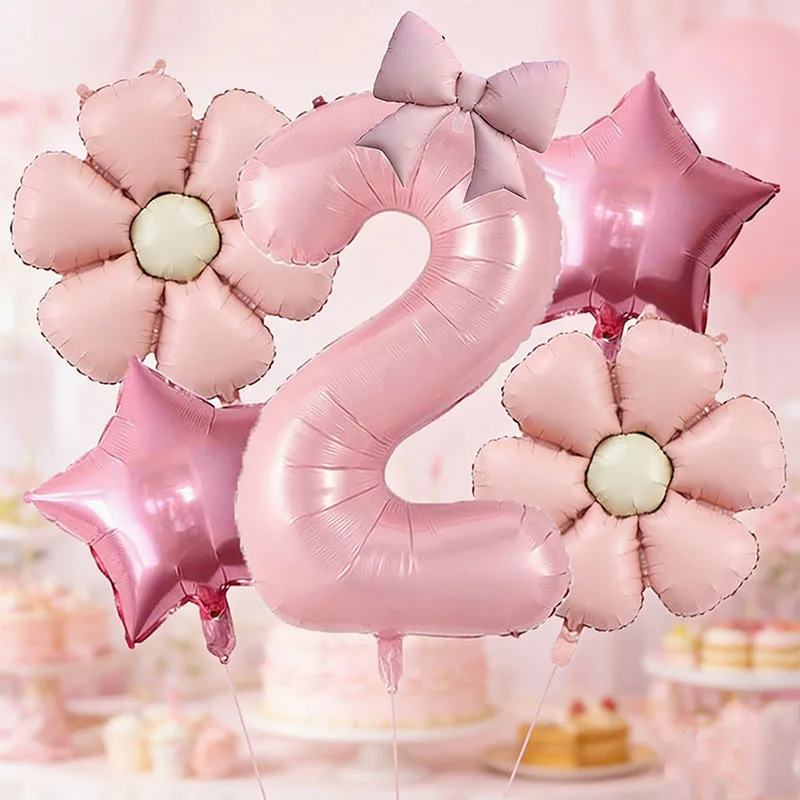 Rosa 0-9-Bogenballon-Set mit Blumen- und Sternfolienballons, perfekt für Partys, Jubiläen und Fotodekoration.