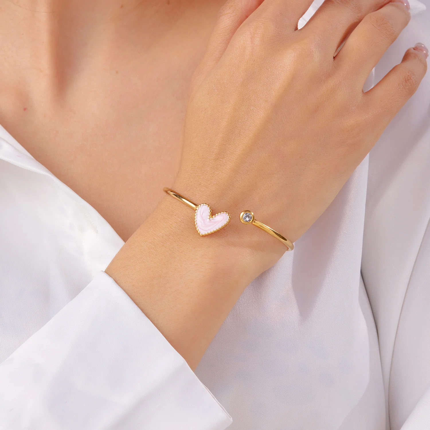 Neue Trendy Vergoldete Einfache Herz Manschette Armreifen für Frauen Hohe Qualität Edelstahl Kristall Armbänder Wasserdicht Schmuck – Detail 12