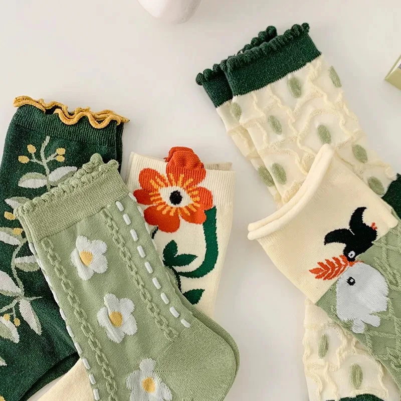 Retro Style Mid Tube Socks Women Autumn Winter Flower Pattern Green Sweet Fashion Socks Cotton Sock Cute Sock Women Socks