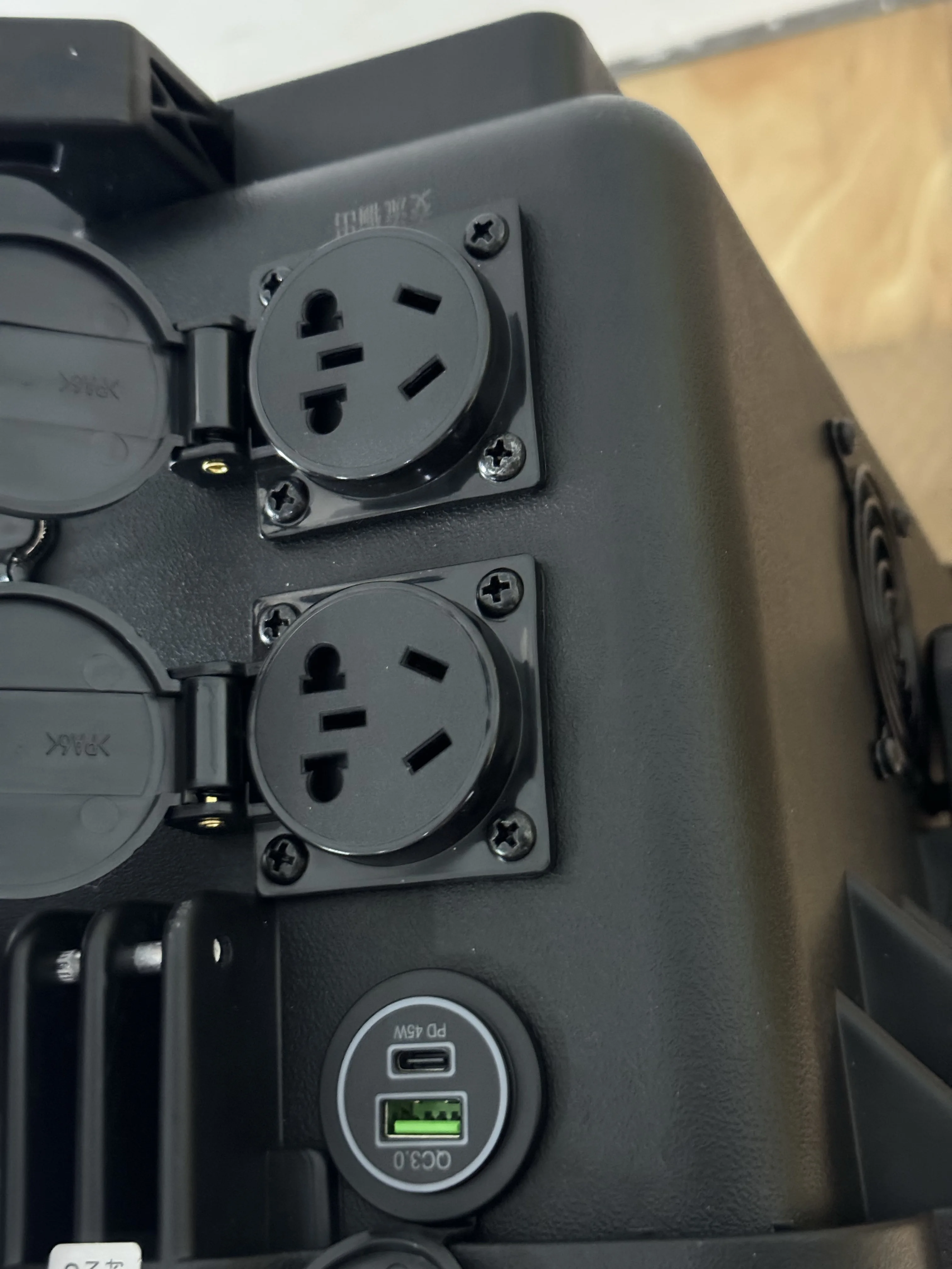 Todas as malas personalizadas de alta capacidade para bagagem UPS 3840Wh 5120Wh 6000Wh Fonte de alimentação 3000W 5000W Estação de energia portátil