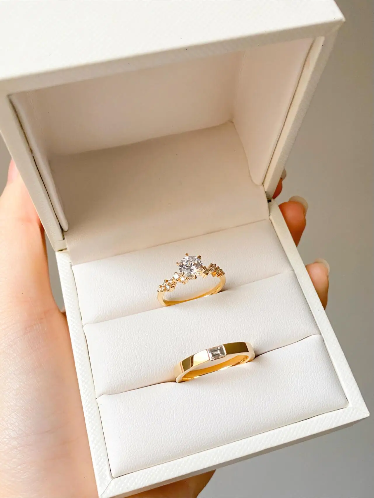 

Обручальные кольца из цельного золота 10K с выращенными в лаборатории бриллиантами, парные кольца, женское кольцо 1 карат, мужское кольцо 0.2 карата, обручальное кольцо из золота 18K, на заказ.