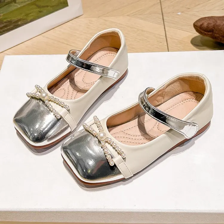 

Shiny Leather Shoes for Girls 2025 New Autumn Toddler Ballet Flats with Beaded Bow Soft Sole Princess Elegant School Dance Shoes