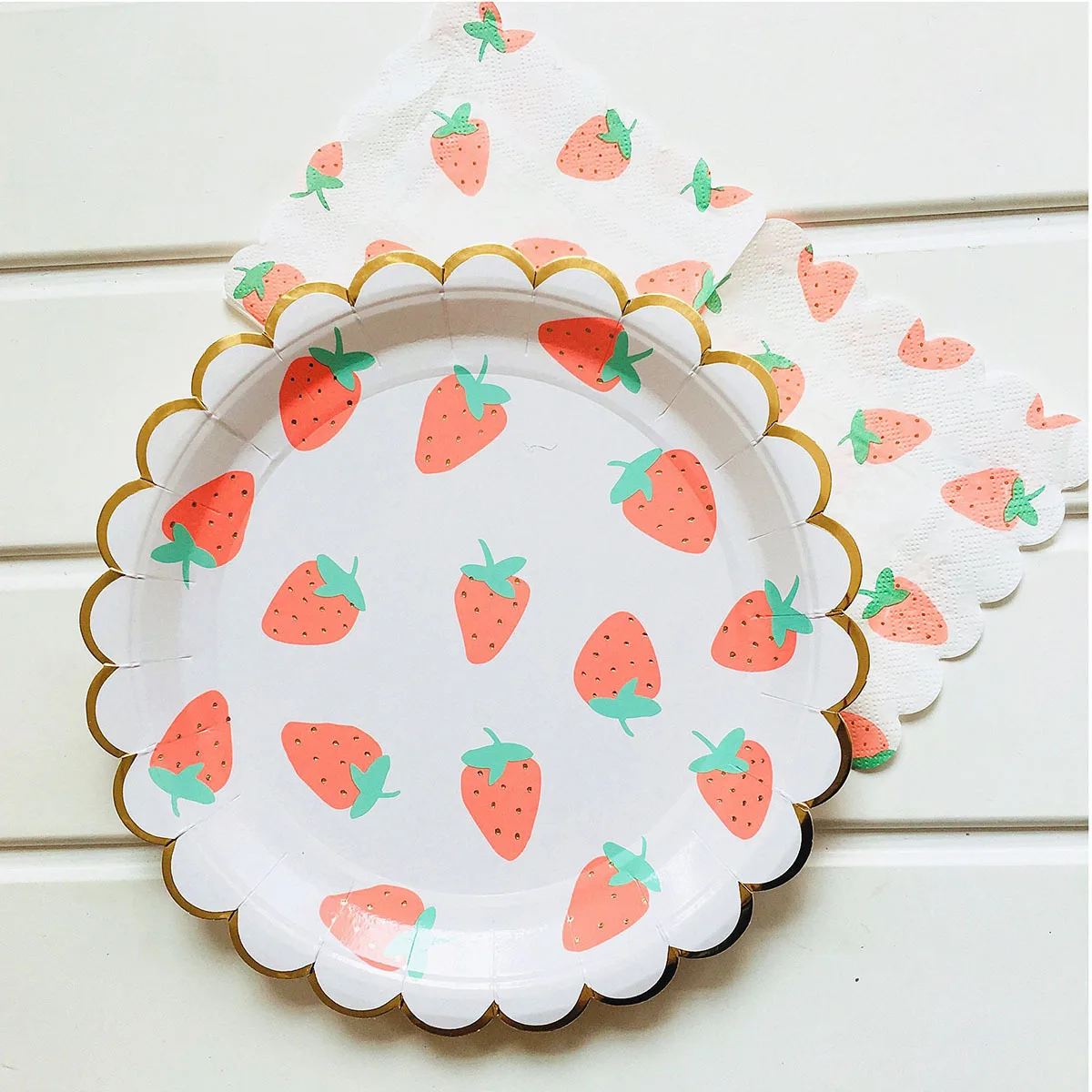 

16pcs Disposable Napkins Eco-Friendly Printed Party Napkins 25X25Cm Strawberry Design For Home Festival Decoration