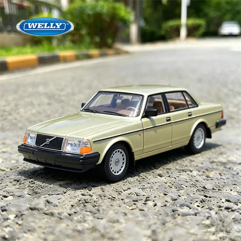 WELLY 1:36 VOLVO 240 GL Sedan Alloy Classic Luxy Car Model Diecast Metal Retro Old Vehicles Car Model Simulation Collection Gift