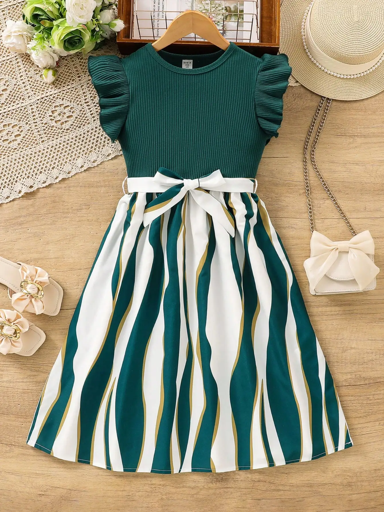 

Tween Girl Patchwork Striped Ruffle Hem Round Neck Cute Cap Sleeve Dress