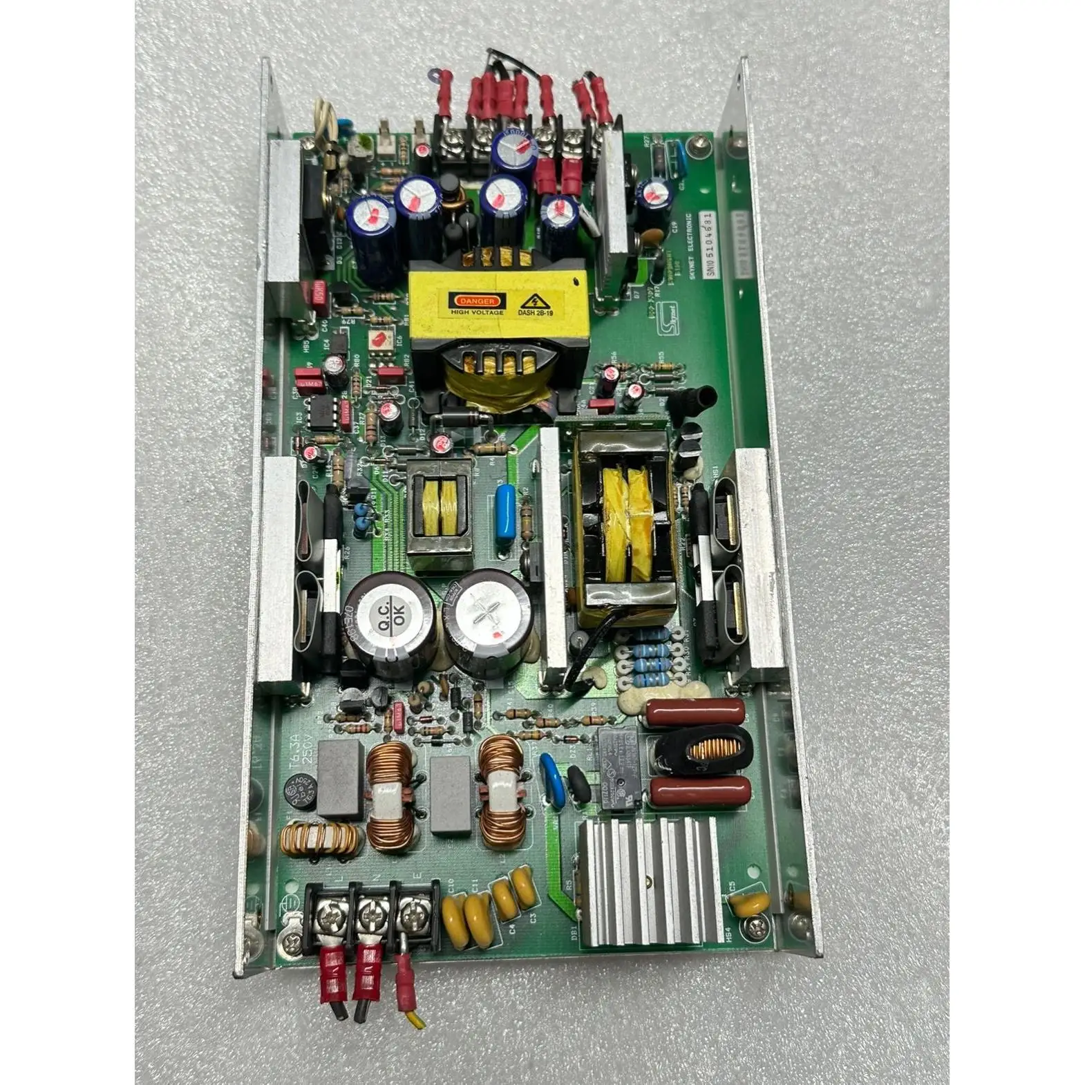 SKYNET SNP-Z309 24V14.6A 5V2A импульсный источник питания в машине