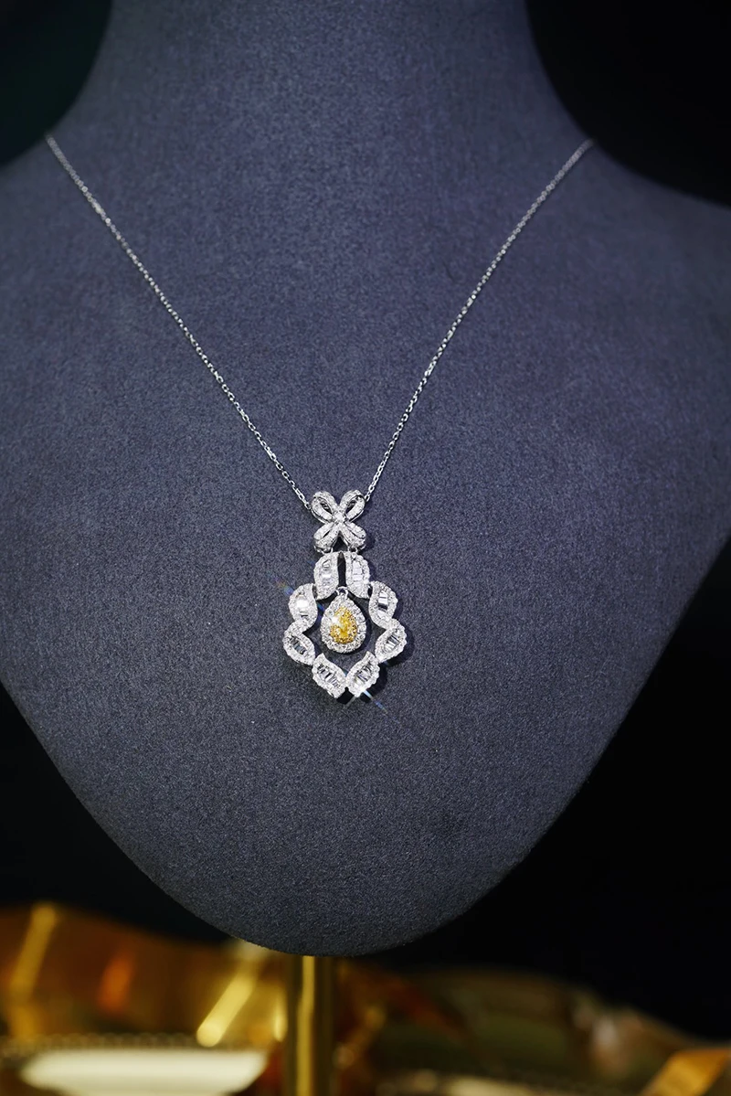 LUOWEND collana in oro bianco 18 carati di lusso 1.22 carati collana con ciondolo in vero diamante giallo naturale da donna a forma di fiore intelligente da sposa