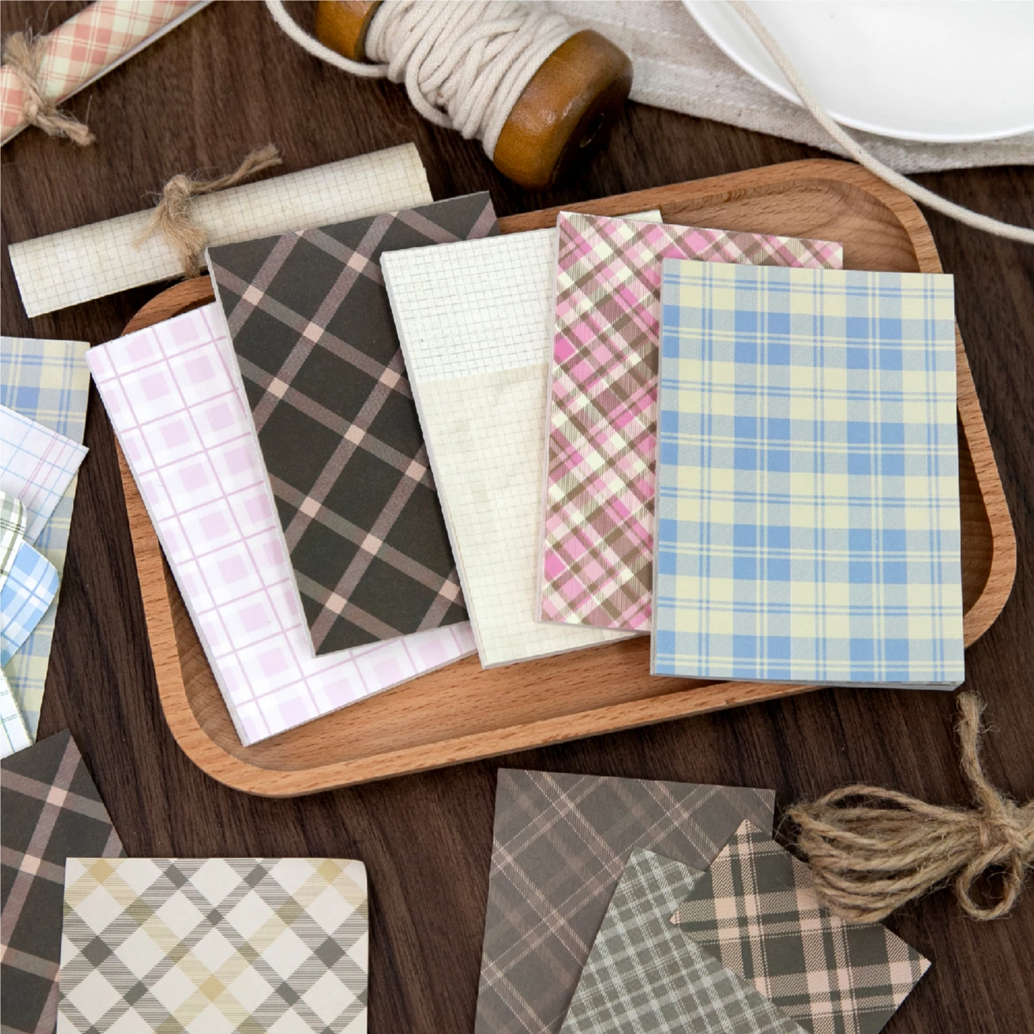 40 Hojas de Papel Cuadriculado y a Cuadros para Escribir - Hojas Estéticas en Tonos Pastel para Diario o Álbum de Recortes