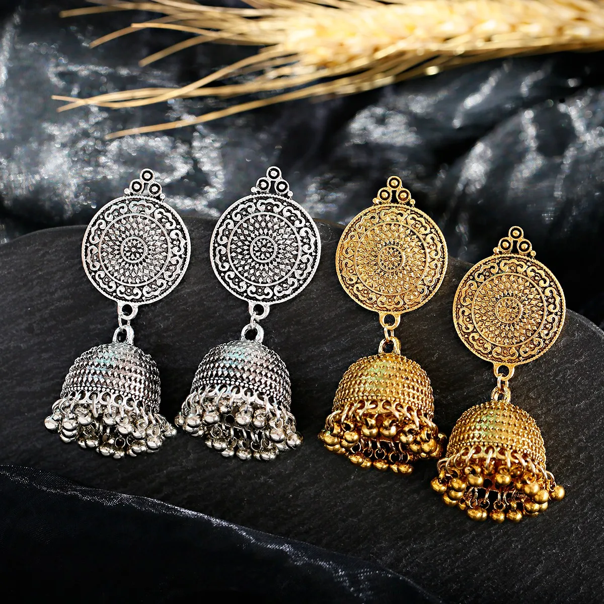 Vintage Ethnic Gold Color Jhumka Earrings Bijoux Antique Round Carved Bells Dangle Earrings Female Wedding Jewelry