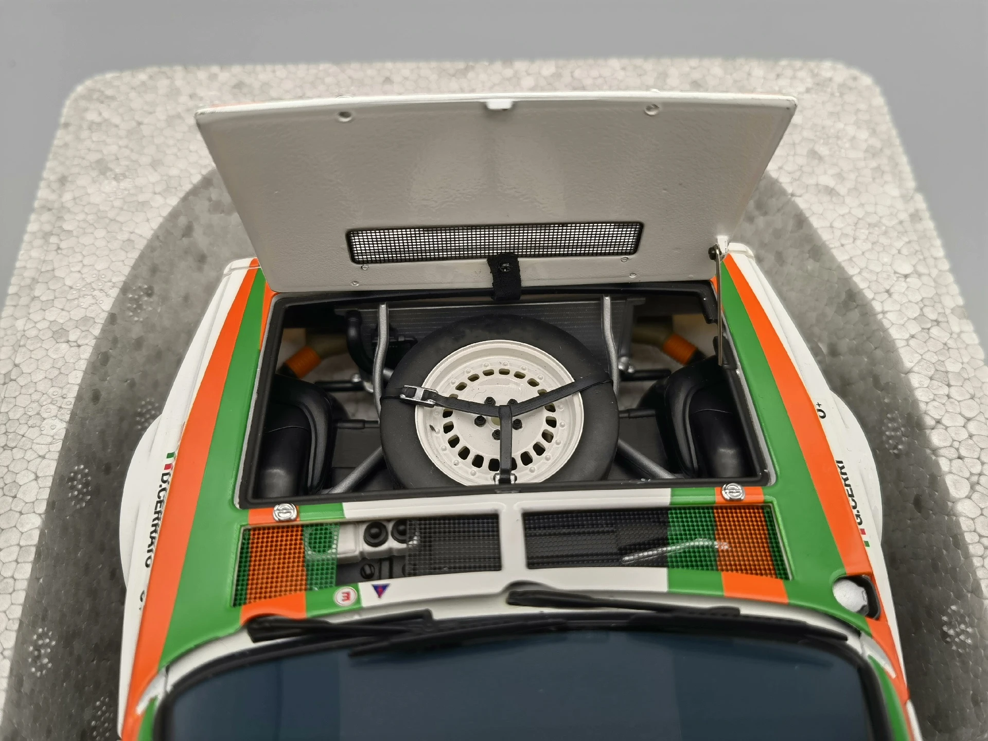 Autoart 1:18 S4 랠리 산레모 1986 No.8 시뮬레이션 한정판, 올 오픈 합금 금속 정적 자동차 모델 장난감 선물