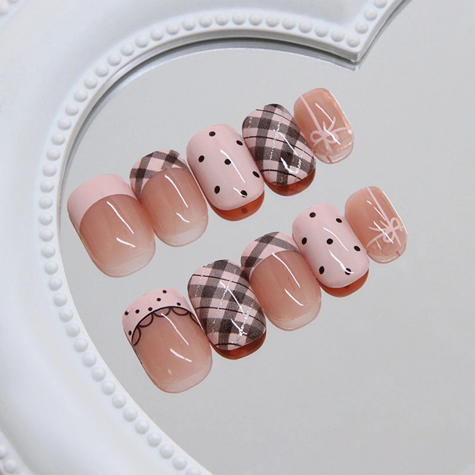Sweet Girls Short Square Nails Press On 24Pcs Nude Pink Color French Tips Fake Nails Polka Dot/Bowknot Printed DIY Manicure