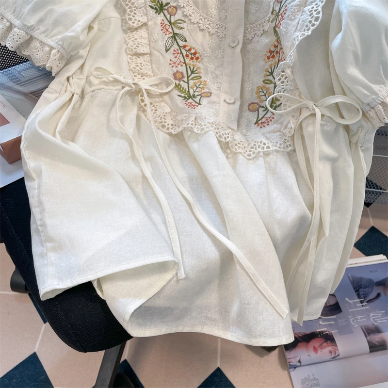 Chemisiers français élégants pour femmes, broderie en dentelle, conception de ficelle, chemises à manches bouffantes, chic, décontracté, tout match, vêtements d'été